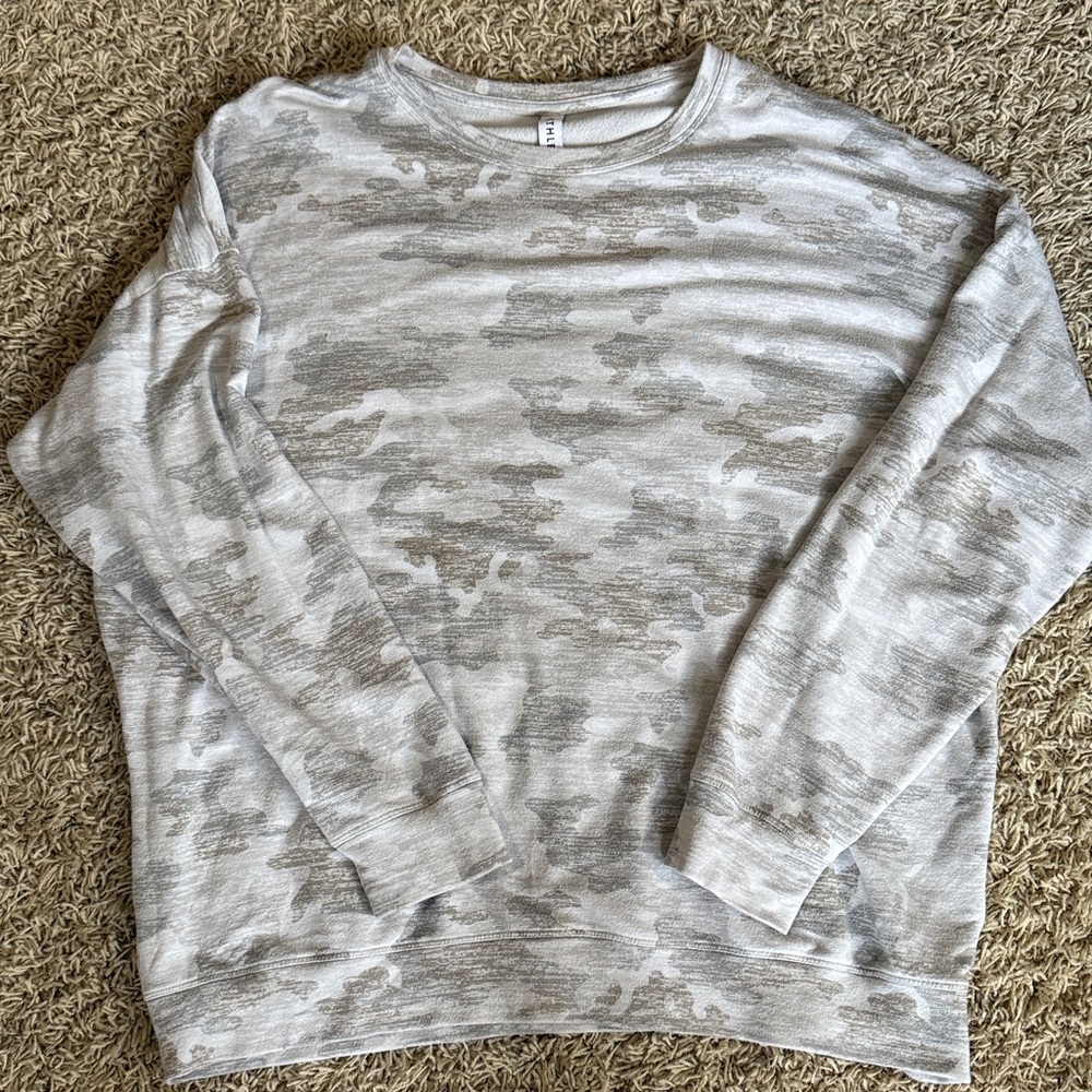 Athleta Studio To Street Print Sweatshirt Women’s Sz L In Pure Luxe Gray Camo